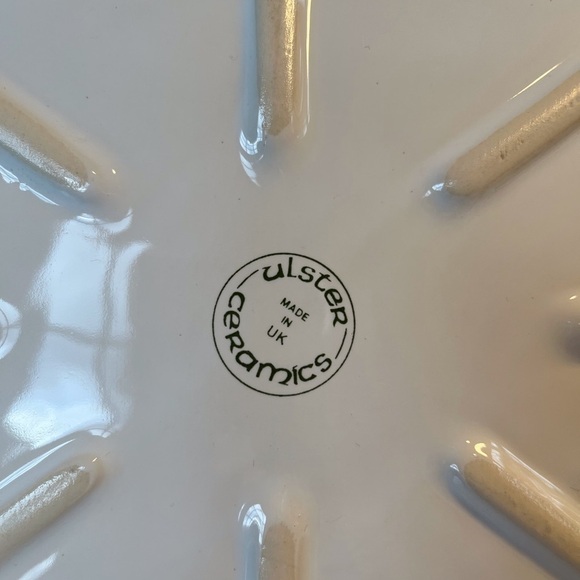 Baking Dish by Ulster Ceramics Made in UK, Northern Ireland - Picture 7 of 8